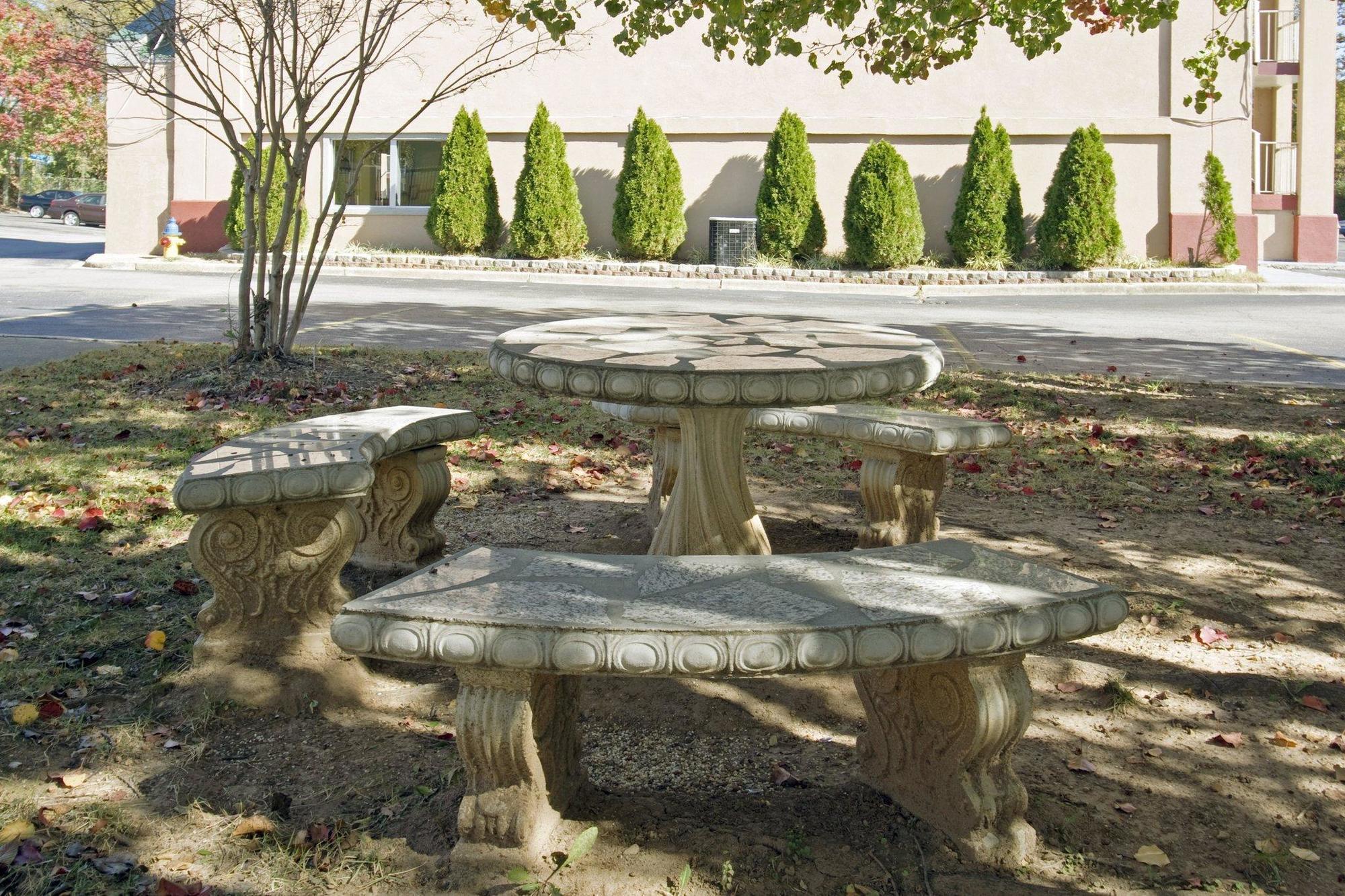 Red Roof Inn Plus+ Birmingham East - Irondale/Airport Экстерьер фото