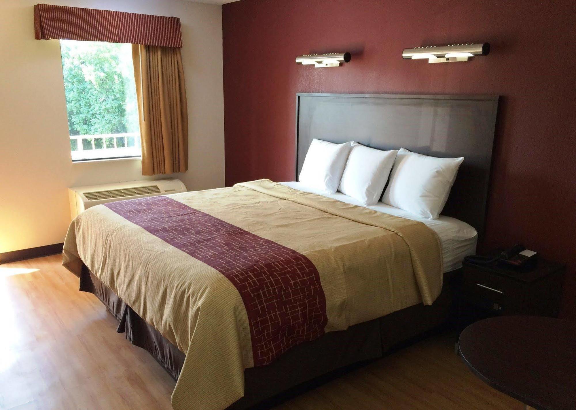Red Roof Inn Plus+ Birmingham East - Irondale/Airport Экстерьер фото