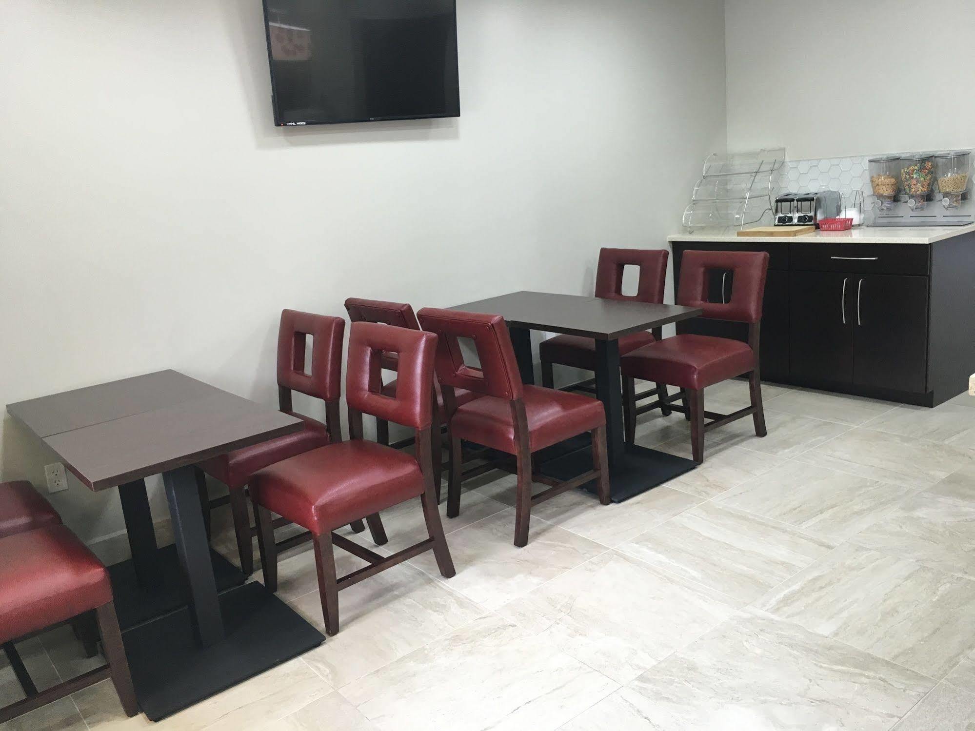Red Roof Inn Plus+ Birmingham East - Irondale/Airport Экстерьер фото