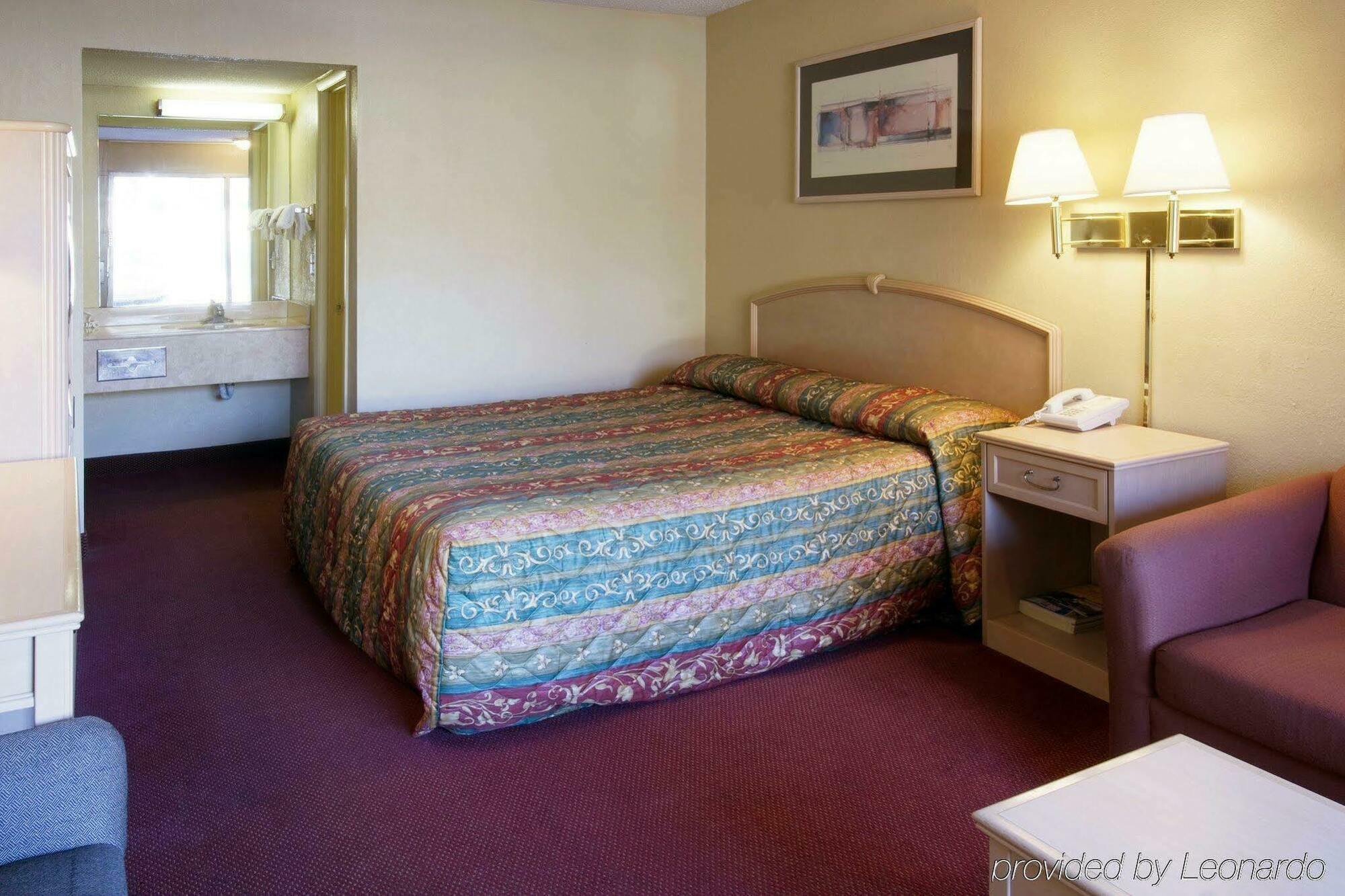 Red Roof Inn Plus+ Birmingham East - Irondale/Airport Экстерьер фото